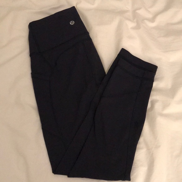 Lululemon Navy 7/8 Leggings - Picture 1 of 5